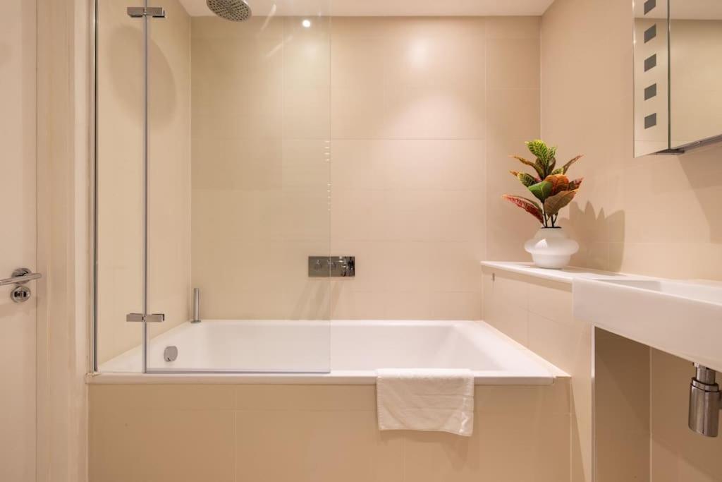 Wild Roses Serviced Apartments - Borough 런던 외부 사진