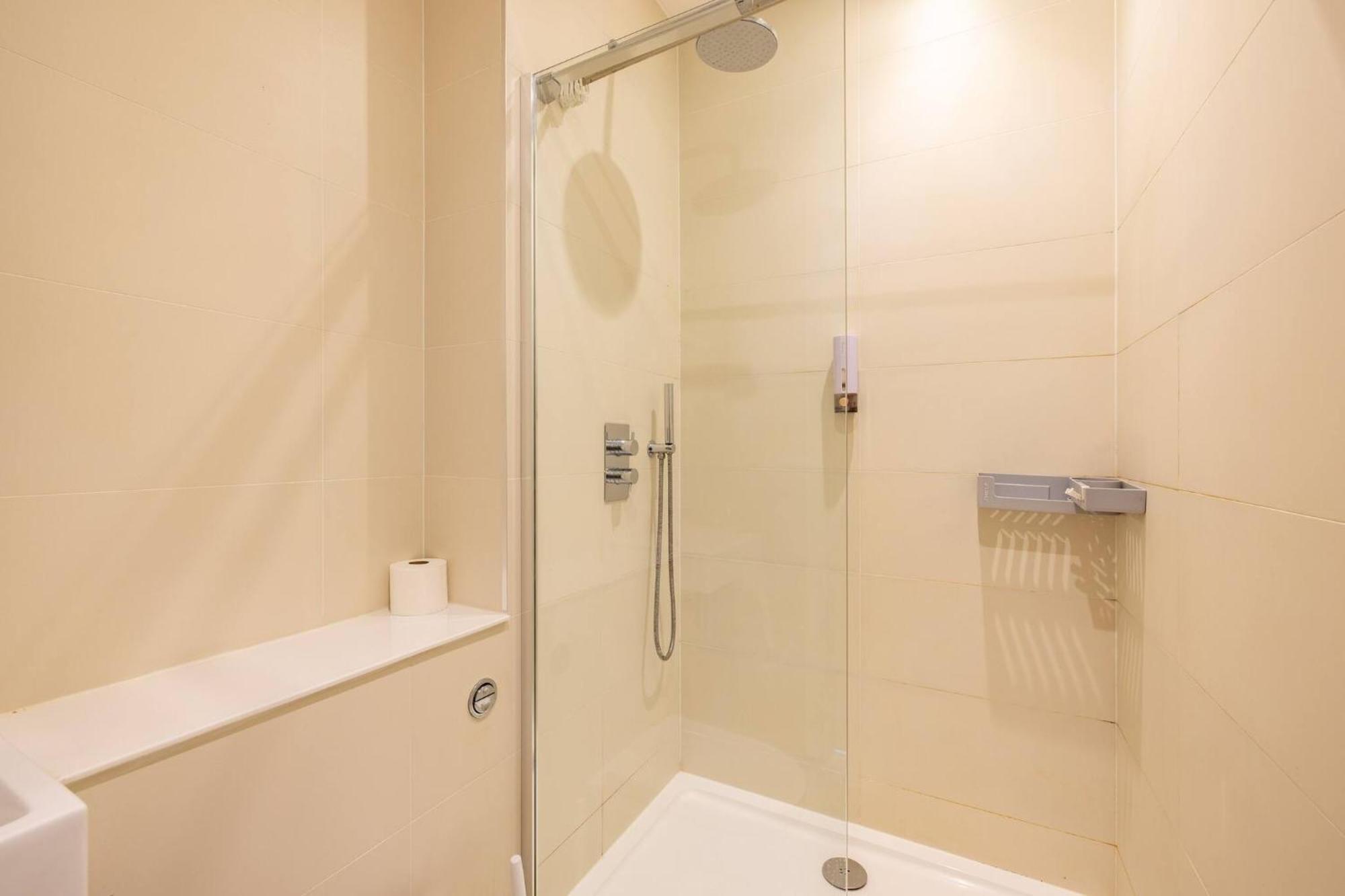 Wild Roses Serviced Apartments - Borough 런던 외부 사진